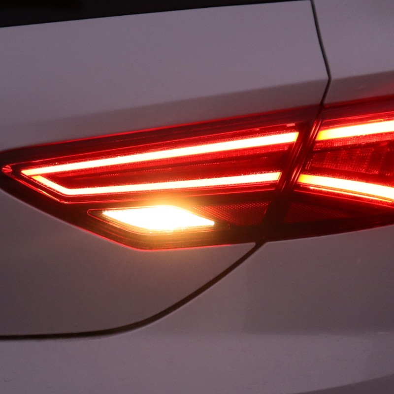 KUFATEC Komplettset LED-Heckleuchten für Seat Leon 5F